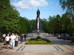 Инвестиции в недвижимость России из-за политической напряженности сократились в 1,5-2 раза
