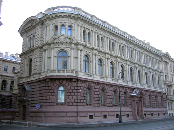 Мало-Михайловский дворец будет продан за 1,2 млрд рублей